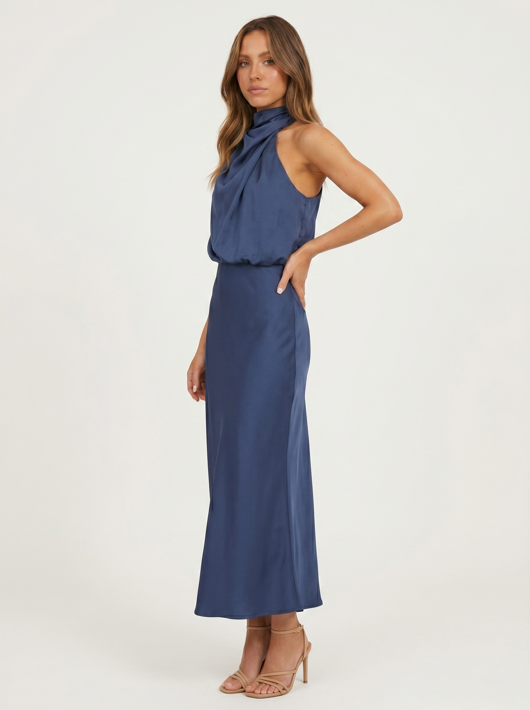 Vestido Halo largo con cuello halter