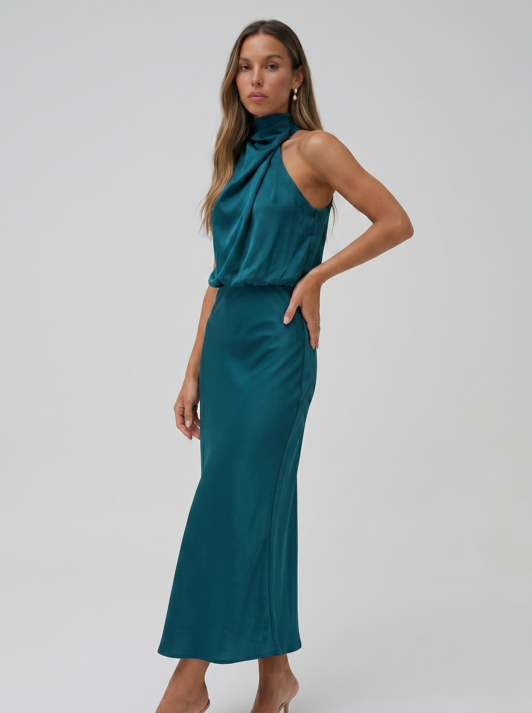 Vestido Halo largo con cuello halter