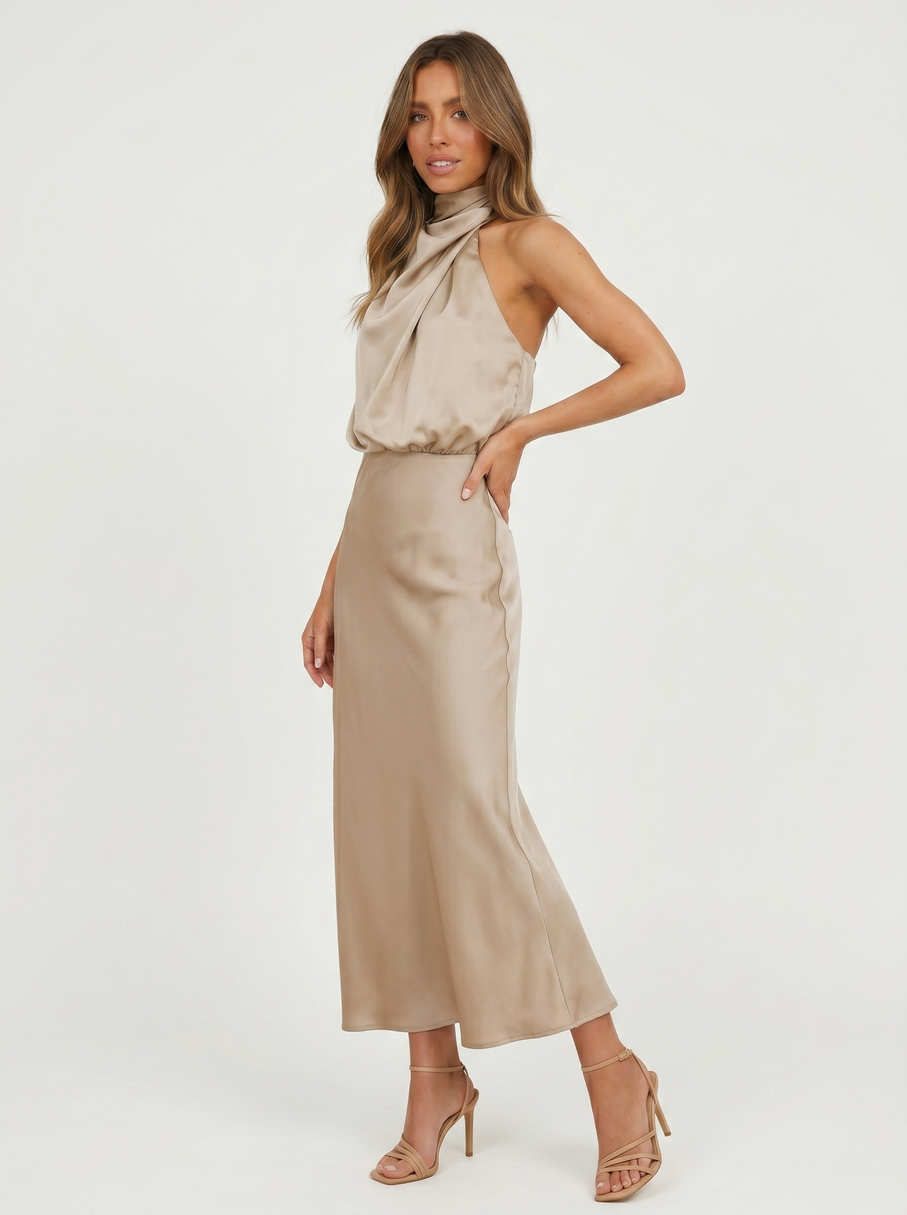 Vestido Halo largo con cuello halter