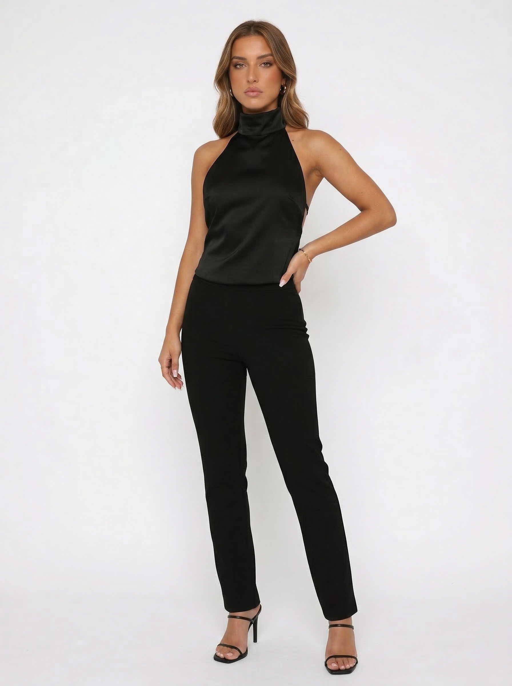 Blusa corta con espalda abierta