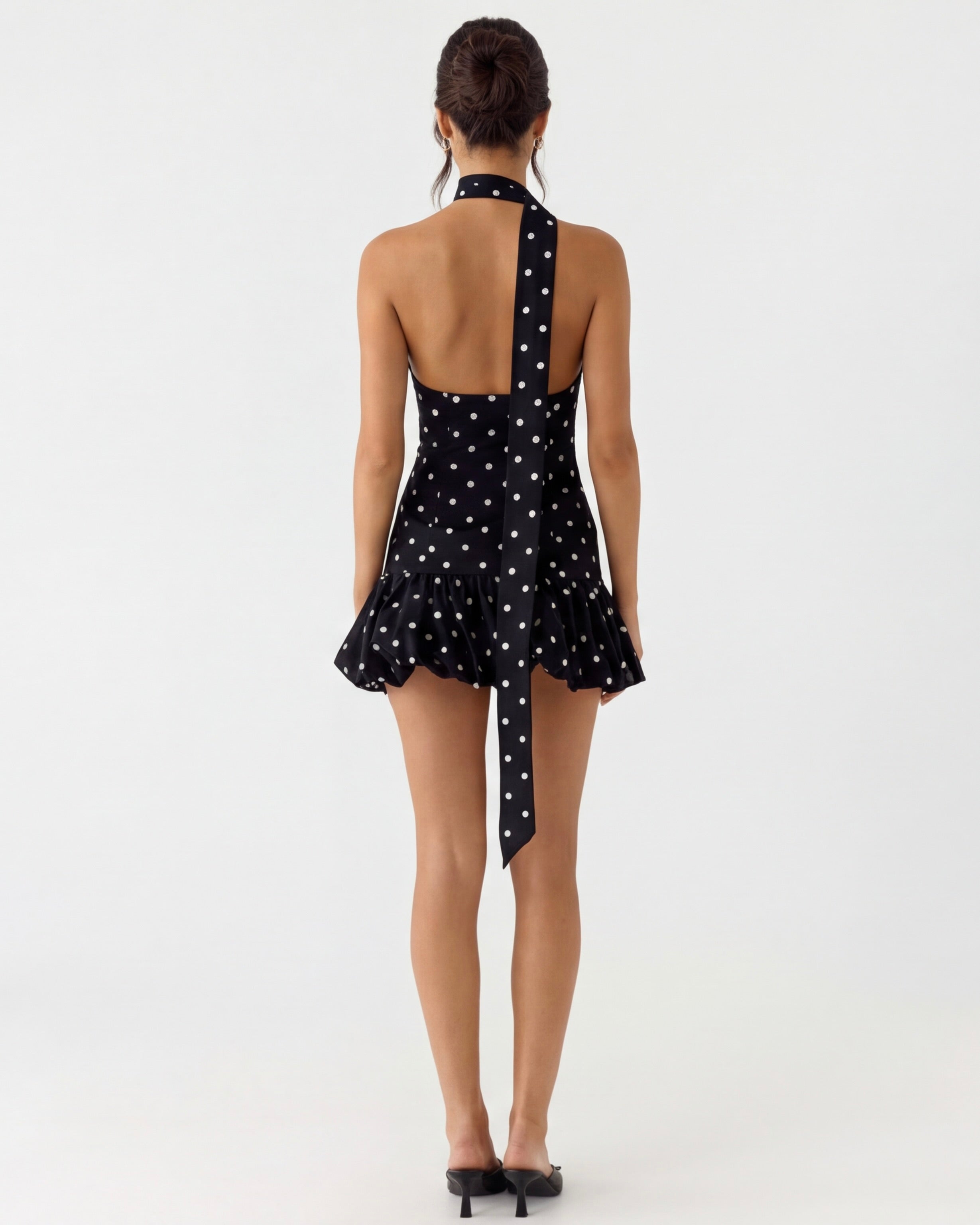 Vestido Mini Cuello Alto Romántico